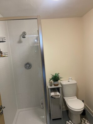 Bathroom - Casa En-suite room w fast wifi, Netflix garden view (West Midlands)