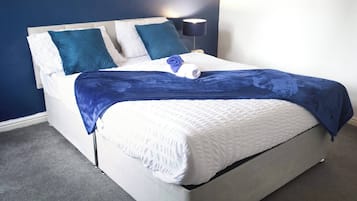 1 bedroom, iron/ironing board, internet, bed sheets