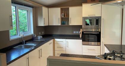 Country lodge retreat with hot tub