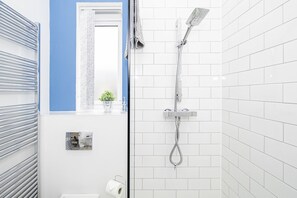 Bathroom - 3 Bedroom Home in Balsall Heath with Patio and Central Heating (Balsall Heath)