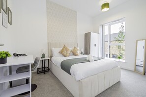 Room - 3 Bedroom Home in Balsall Heath with Patio and Central Heating (Balsall Heath)