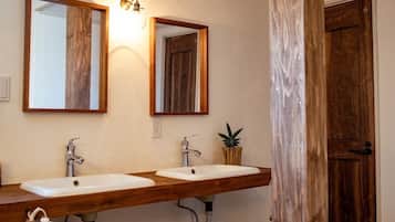 Asrama Umum, kamar mandi umum | Kamar mandi