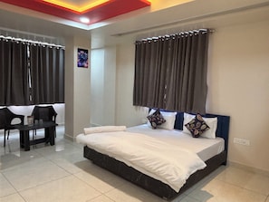 Luxury Double Room | Ruang kerja komputer riba, Wi-fi percuma 