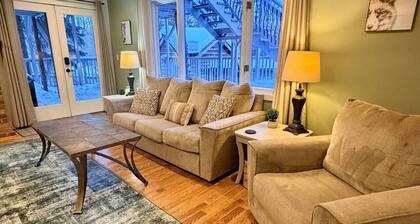 Denali Heath - A Cozy Riverside Retreat