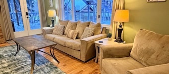 Denali Heath - A Cozy Riverside Retreat
