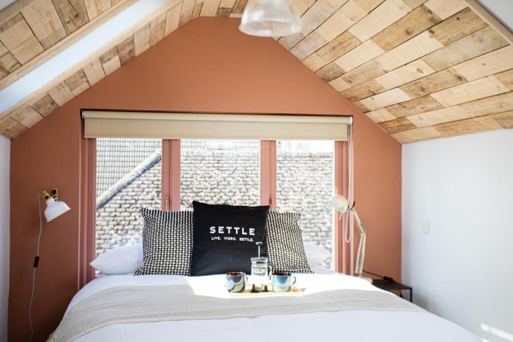 Deluxe Studio | Iron/ironing board, free WiFi