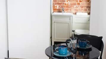 Kahden hengen deluxe-huone | Ruokailu