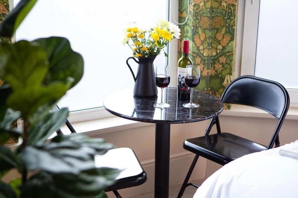 Deluxe Double Room | Dining