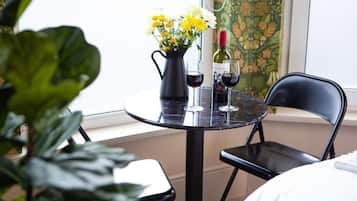 Deluxe Double Room | Dining