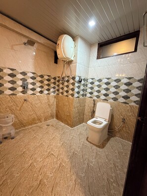 Deluxe Room | Bathroom - Hotel Green Tara (Manali)