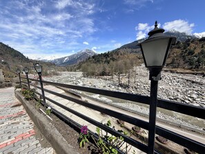 Khuôn viên nơi lưu trú