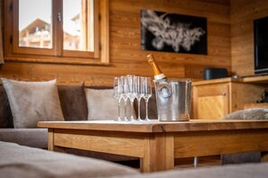 Chalet | Interior detail - Chalet in France Near Village Center (Huez)