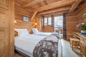 Chalet - Chalet in France Near Village Center (Huez)