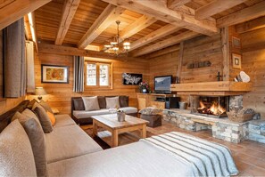 Chalet | Living room - Chalet in France Near Village Center (Huez)