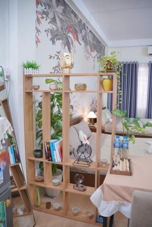 Classic Studio, Balcony, City View - TSala House (Ho Chi Minh City)