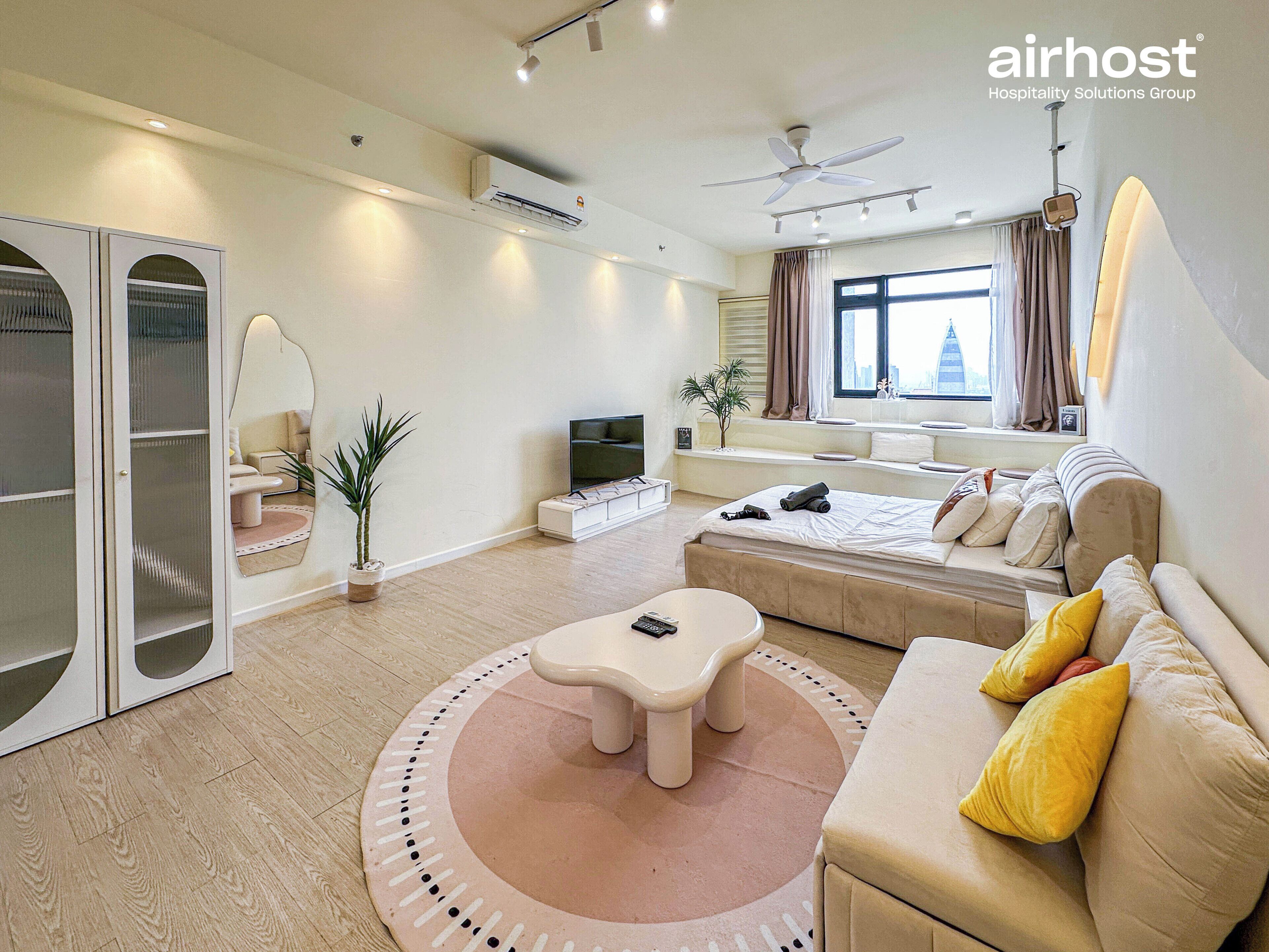 Studio Suite, 1 Queen Bed with Sofa bed, Non Smoking, City View