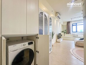 Studiosuite, 1 Queen-Bett und Schlafsofa, Nichtraucher, Stadtblick | Innenbereich