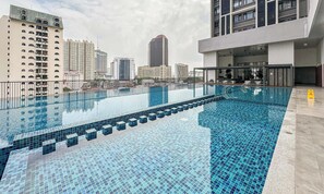 Kolam renang terbuka 