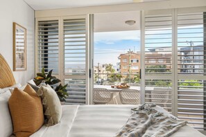3 bedrooms, desk, iron/ironing board, travel cot - Salt & Sky - Stylish Apartment with Pool & Spa (Caloundra Region)