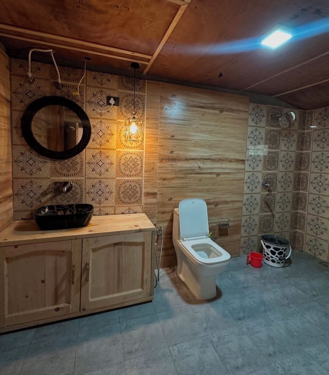 Shower, towels, soap, toilet paper