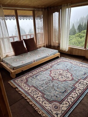 Interior - '' Harshil Heritage Homestay '' serenity con blissfullness and adventure (Harsil)