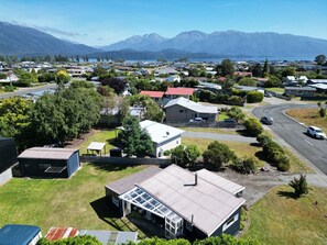 Exterior - Blue Bach in the Loop (Te Anau)
