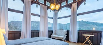 Elegant castle for 19 guests