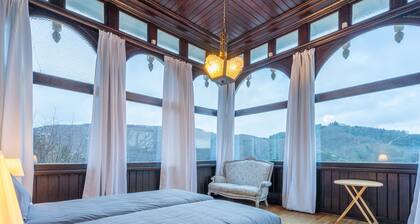 Elegant castle for 19 guests