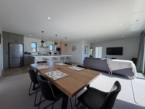 Interior - Alpine View Getwaway Te Anau (Te Anau)