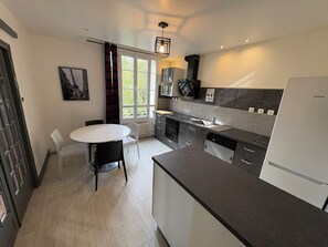 Fridge, microwave, oven, stovetop - Beautiful duplex apartment for 5 people 5 minutes from IGR metro station 14 and Paris 10 minutes away (Villejuif)