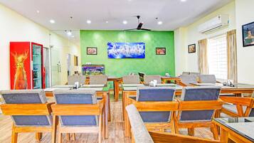 House | Meeting facility