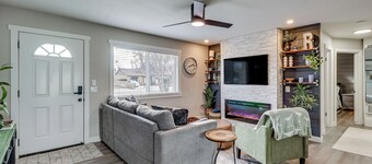 2 Mi to Reno Convention Center: Modern Home + Yard