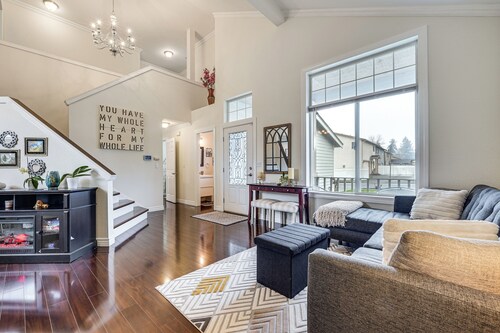 Patio Oasis! Contemporary Tacoma Hideout