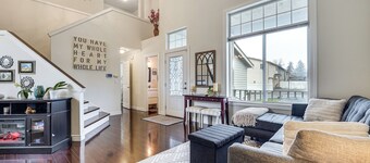 Patio Oasis! Contemporary Tacoma Hideout