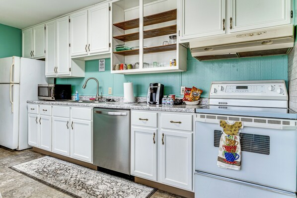 Fridge, microwave, stovetop, dishwasher - Rural Bloomington Area Home w/ Deck & Yard! (Bloomington)