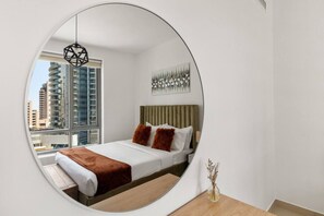 Iron/ironing board, WiFi, bed sheets - NEW LUX 1 BDR - Blakely Tower (Dubai)
