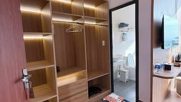 Double Room, Beach View | Interior