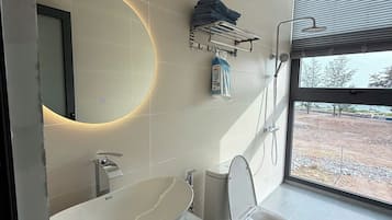 Double Room, Beach View | Bathroom