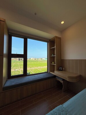 Double Room Single Use, Garden View | Interior