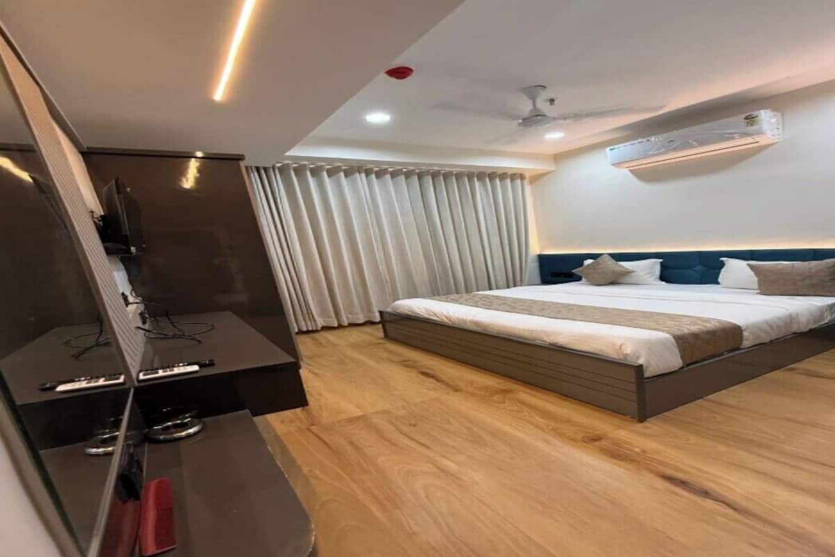 Deluxe Double Room, City View