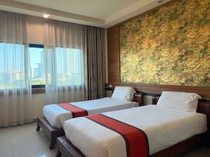 ห้องดีลักซ์ทวิน, วิวเมือง | โต๊ะทำงาน, Wi-Fi ฟรี, ผ้าปูที่นอน