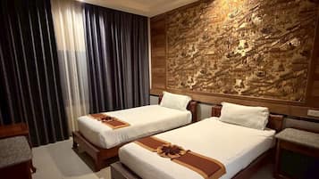 Kamar Twin Standar | Meja kerja, Wi-Fi gratis, dan seprai linen