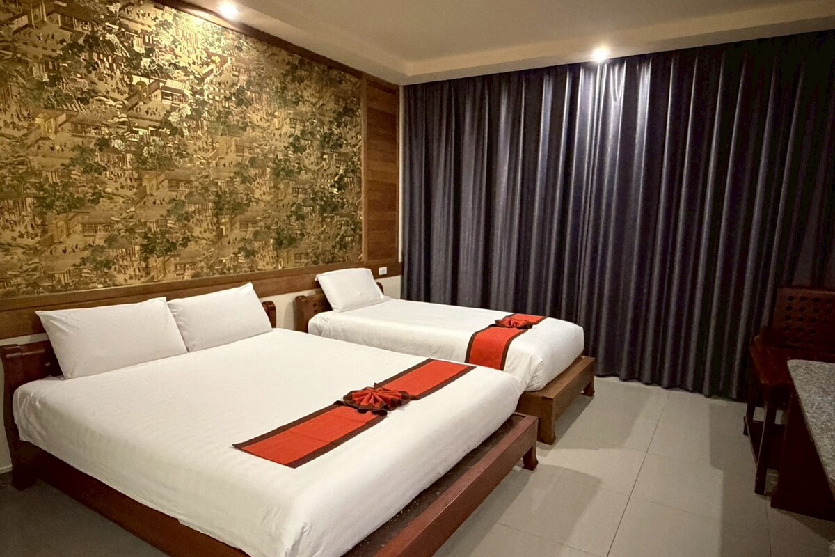 Standard Triple Room | Desk, free WiFi, bed sheets