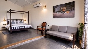 Honeymoon Room - Saiprasad Tiger Resorts - Tadoba (Chimur)