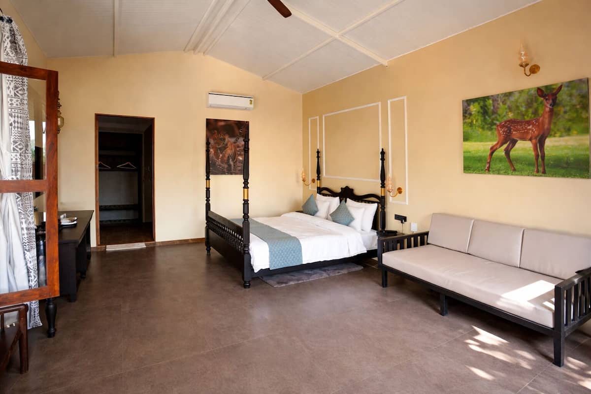 Forest Suite With Pool Room