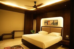 Room - Aura Suites (Tiruvannamalai)