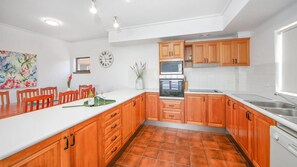 Microwave, oven, stovetop, dishwasher - Doncaster 1 - Lifestyle Group (YAMBA)