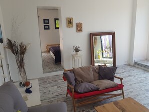 Interior - Studio between sea and countryside (Les Sables-d'Olonne)