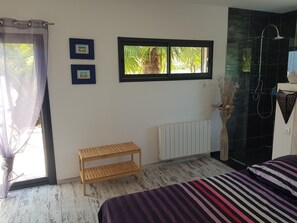 1 bedroom, iron/ironing board, travel cot, free WiFi - Studio between sea and countryside (Les Sables-d'Olonne)