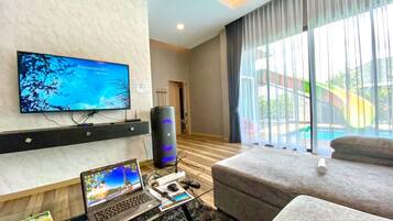 TV, stereo
